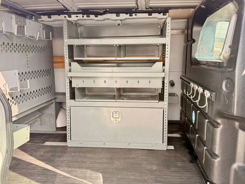 Used 2018 Chevrolet Express 2500 w/ Driver Convenience Package RWD image 10
