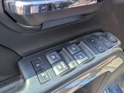 Used 2018 Chevrolet Silverado 1500 LT w/ All Star Edition AWD/4WD image 17