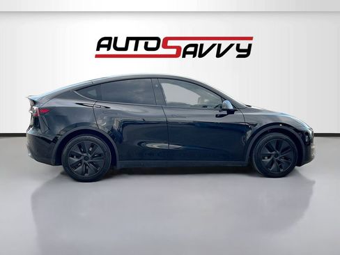 Used 2025 Tesla Model Y Long Range RWD image 8