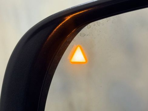 Used 2024 Jeep Compass Limited w/ High Altitude Package image 18