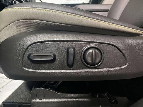 Certified 2025 Chevrolet Trax ACTIV w/ Driver Confidence Package FWD image 12