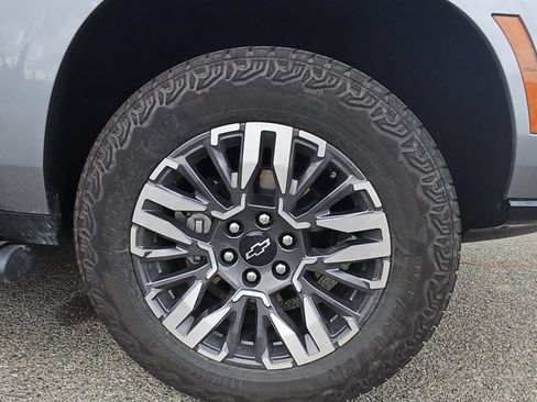 Used 2026 Chevrolet Tahoe Z71 w/ Comfort Package AWD/4WD image 5