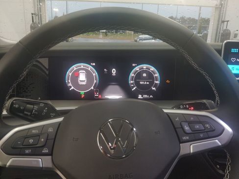 New 2026 Volkswagen Tiguan SE AWD/4WD image 10