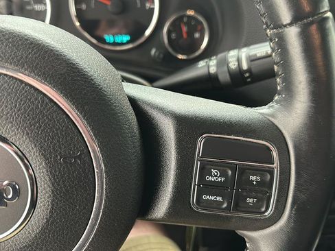 Used 2017 Jeep Wrangler Sahara w/ Connectivity Group AWD/4WD image 14