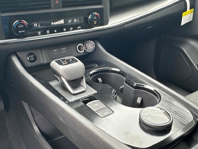 New 2026 Nissan Rogue SV AWD/4WD image 32