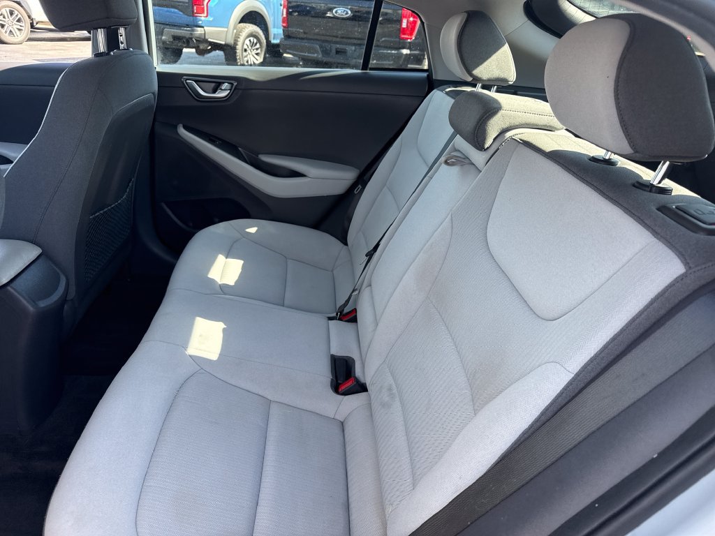 Used 2022 Hyundai Ioniq SEL FWD image 16