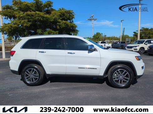 Used 2018 Jeep Grand Cherokee Limited w/ Trailer Tow Group IV image 4