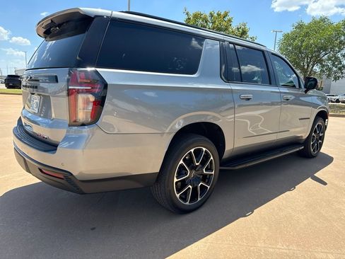 Used 2024 Chevrolet Suburban RST w/ Luxury Package AWD/4WD image 3