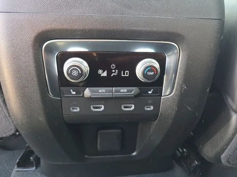 Used 2023 GMC Yukon Denali Ultimate AWD/4WD image 19