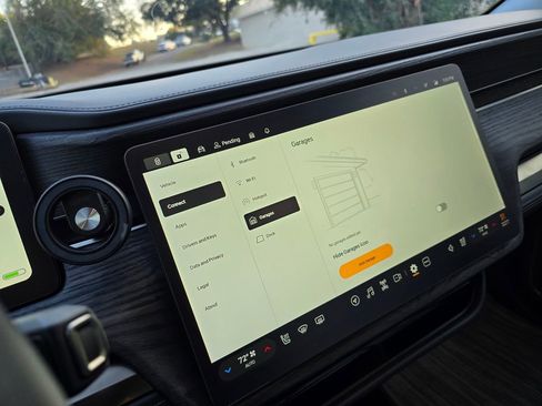 Used 2023 Rivian R1S Adventure image 29