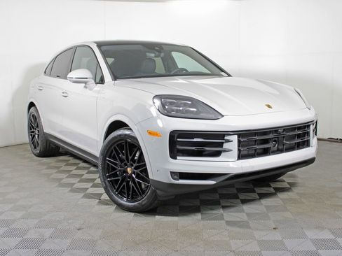 Used 2026 Porsche Cayenne Coupe image 9