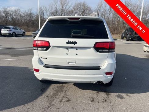 Used 2017 Jeep Grand Cherokee Altitude image 5