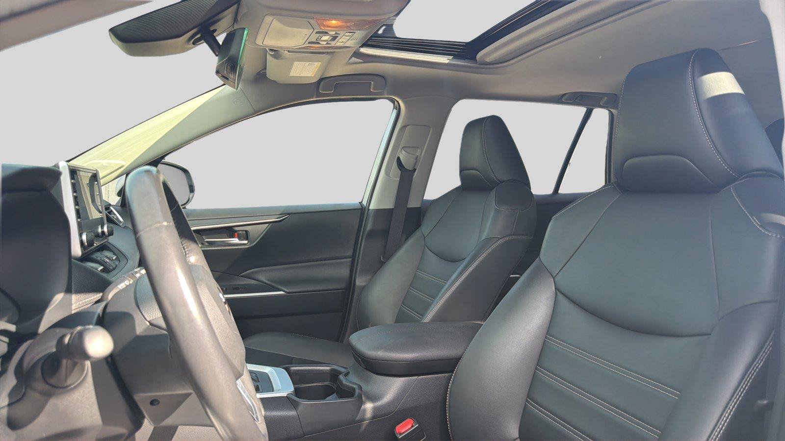 Used 2020 Toyota RAV4 XLE Premium AWD/4WD image 18