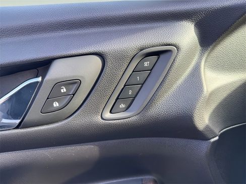 Used 2023 GMC Acadia Denali image 24