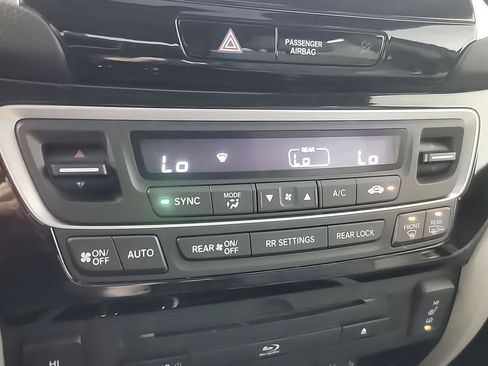 Certified 2017 Honda Pilot Touring image 34