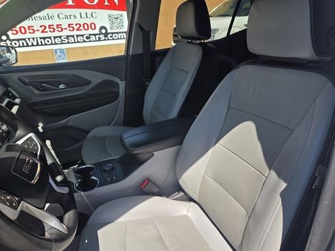 Used 2023 GMC Terrain SLT w/ Infotainment Package II FWD image 7