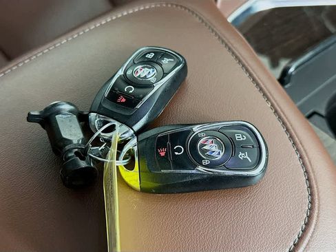 Used 2021 Buick Enclave Avenir w/ Avenir Technology Package FWD image 22