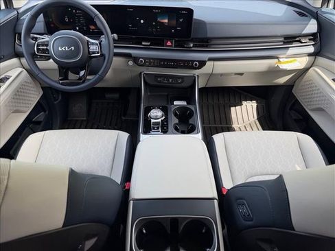 New 2026 Kia Carnival EX FWD image 18