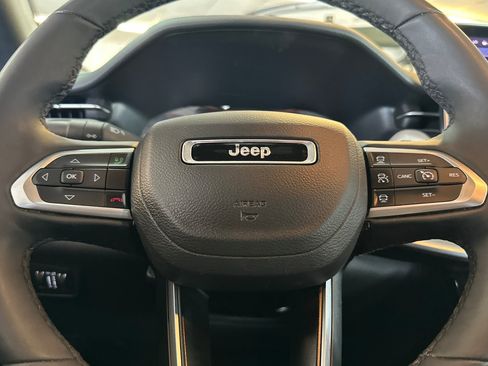 Used 2025 Jeep Compass Limited AWD/4WD image 24