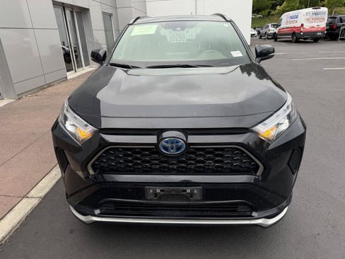 Used 2023 Toyota RAV4 SE w/ Weather & Moonroof Package AWD/4WD image 8