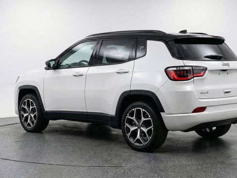Used 2025 Jeep Compass Limited AWD/4WD image 6