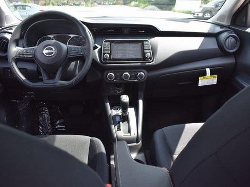 New 2025 Nissan Kicks Play S image 28