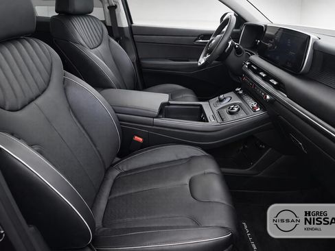 Used 2024 Hyundai Palisade Limited FWD image 12