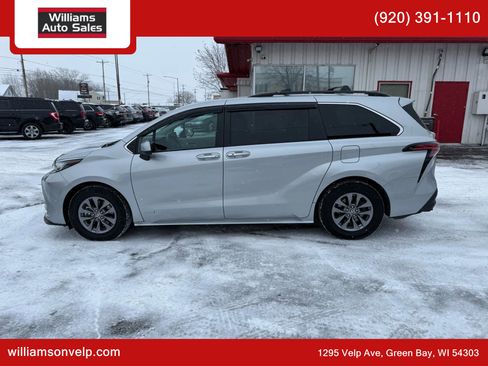 Used 2021 Toyota Sienna XLE image 7