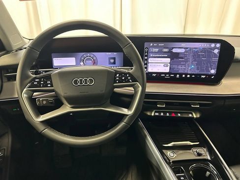 Certified 2026 Audi Q3 quattro 2.0T AWD/4WD image 3