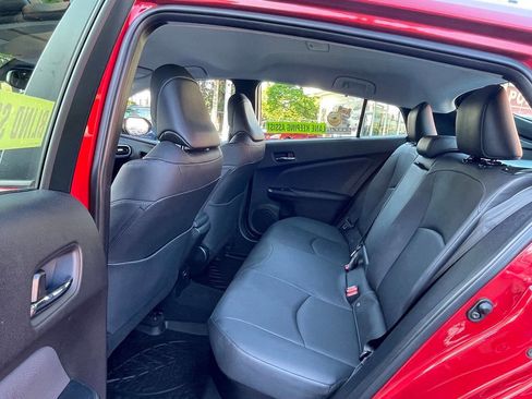 Used 2017 Toyota Prius Four Touring w/ Premium Convenience Package FWD image 13