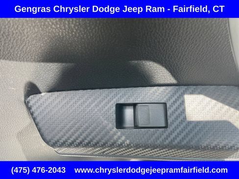 Used 2015 Toyota RAV4 Limited AWD/4WD image 24