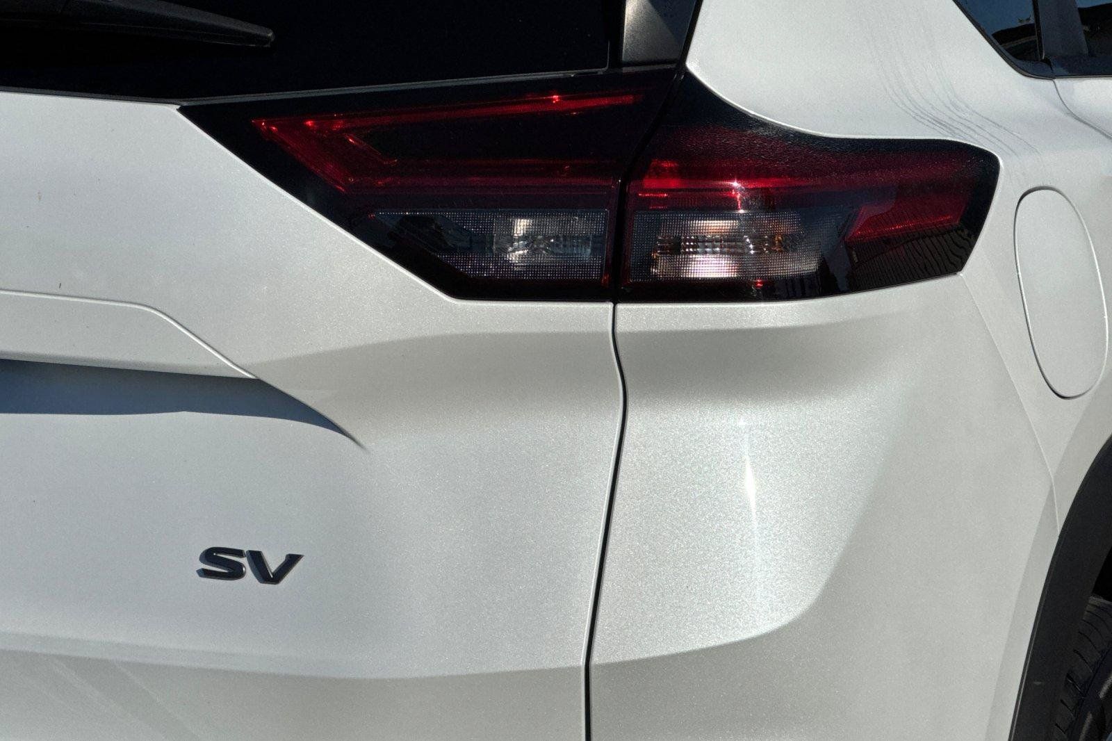 Used 2024 Nissan Rogue SV FWD image 29