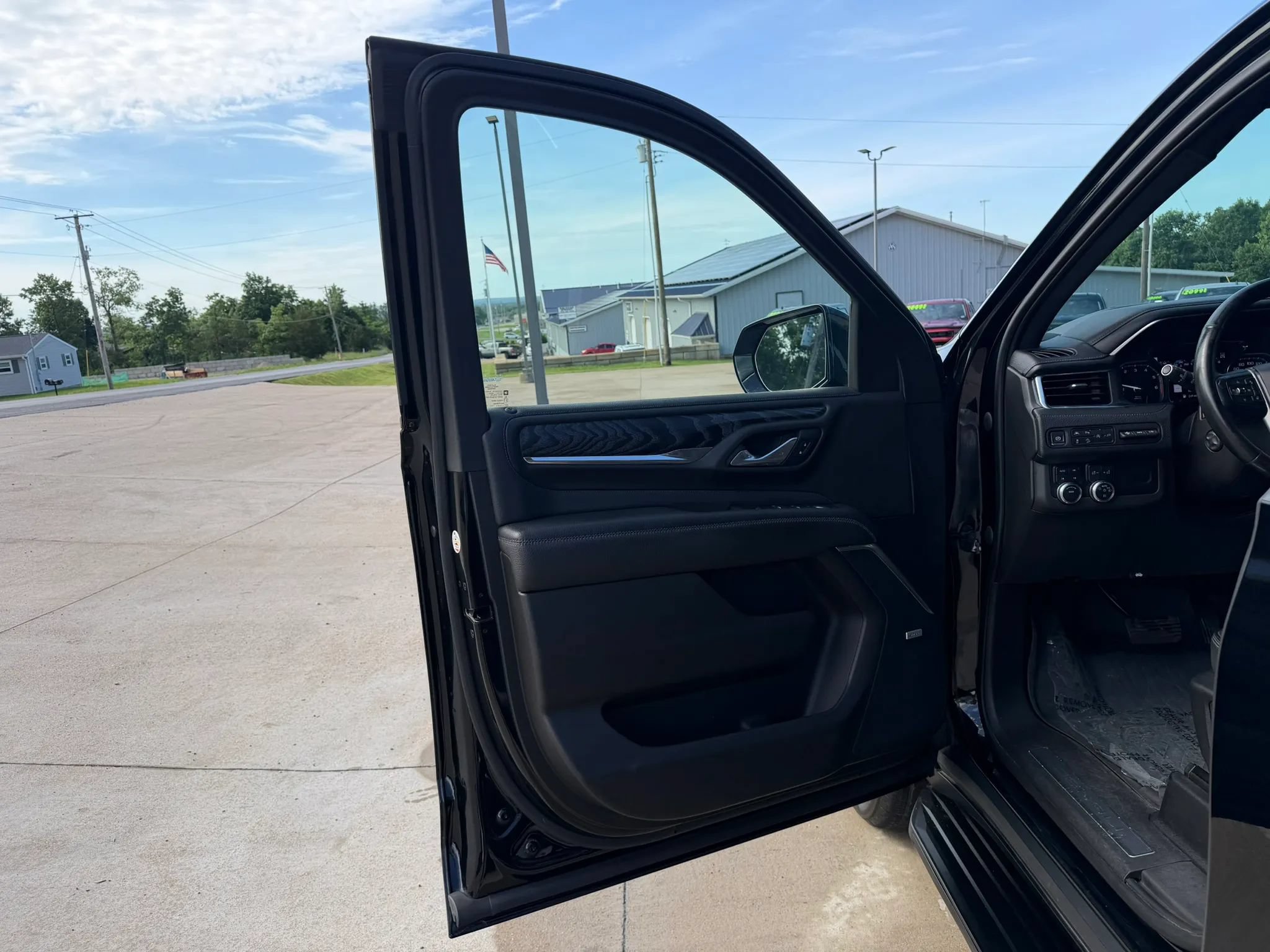 Used 2021 GMC Yukon Denali AWD/4WD image 13