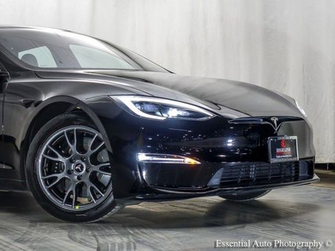 Used 2022 Tesla Model S Plaid image 2