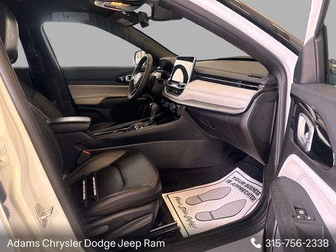 Used 2025 Jeep Compass Limited AWD/4WD image 13