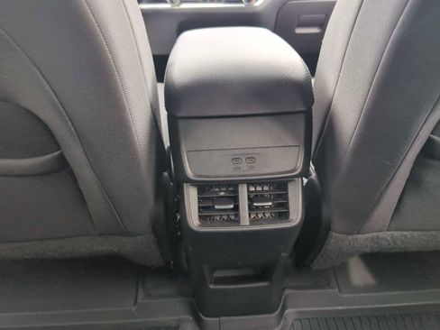 Used 2026 Chevrolet Equinox LT w/ Safety and Technology Package FWD image 21