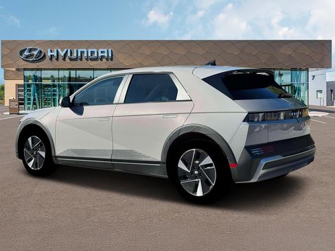 New 2026 Hyundai Ioniq 5 SEL image 4