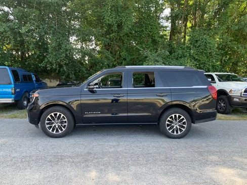 Used 2025 Ford Expedition Platinum AWD/4WD image 5