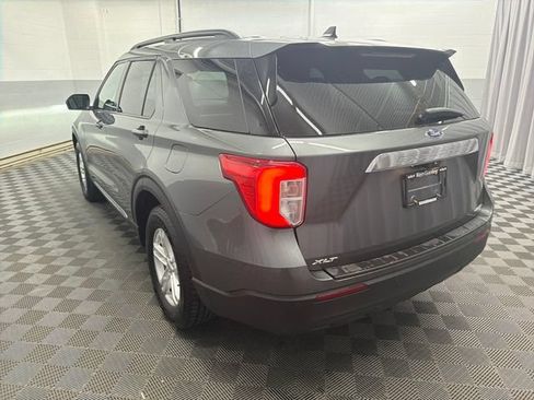 Used 2023 Ford Explorer XLT AWD/4WD image 9