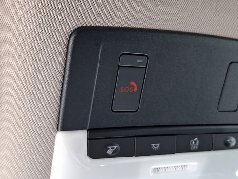 Certified 2025 Nissan Rogue SV image 25