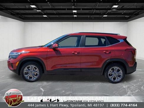 Certified 2024 Kia Seltos S AWD/4WD image 2