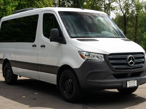 Used 2021 Mercedes-Benz Sprinter 2500 image 3