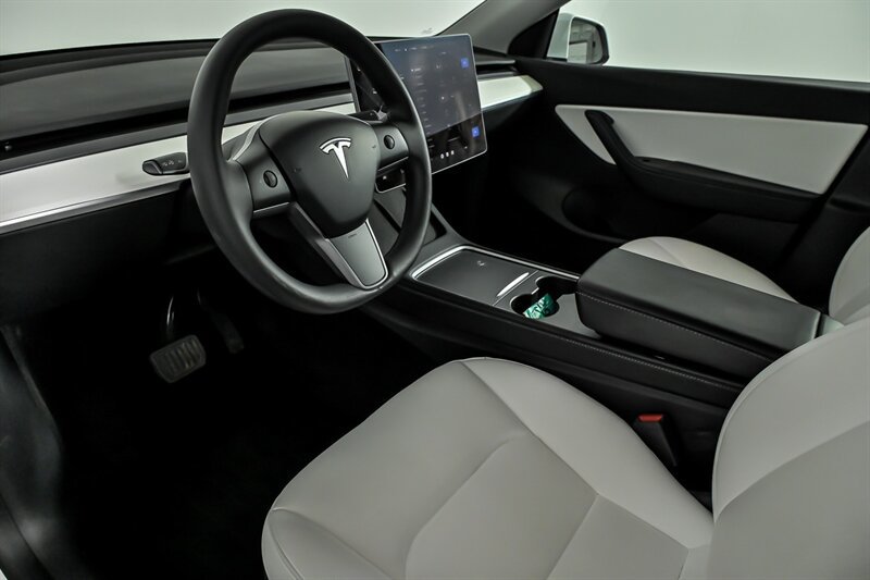 Used 2021 Tesla Model Y Long Range AWD/4WD image 14