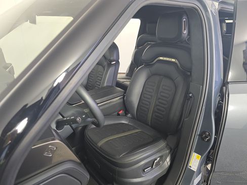 Used 2024 Rivian R1S Adventure AWD/4WD image 20