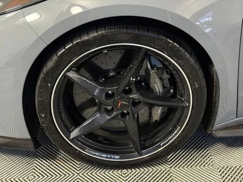 Used 2025 Chevrolet Corvette E-Ray w/ Stealth Interior Trim Package AWD/4WD image 13