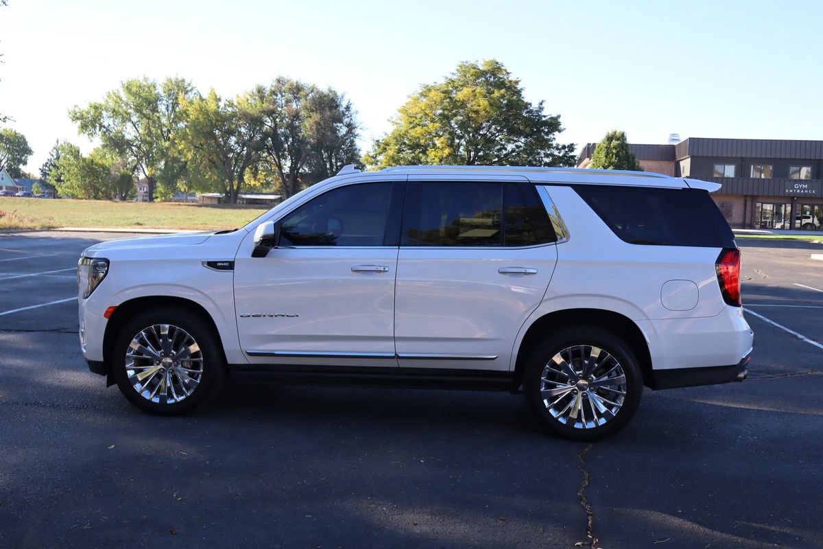 Used 2021 GMC Yukon Denali w/ Denali Premium Package AWD/4WD image 9