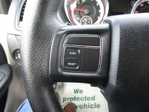 Used 2015 Dodge Grand Caravan SXT image 64