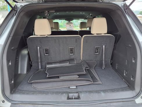 Used 2023 Chevrolet Traverse LS AWD/4WD image 12