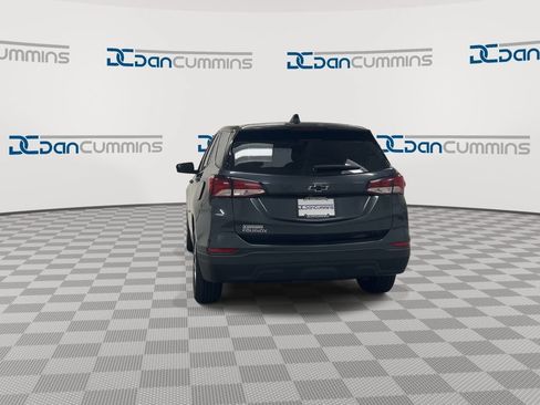 Used 2022 Chevrolet Equinox LS FWD image 7