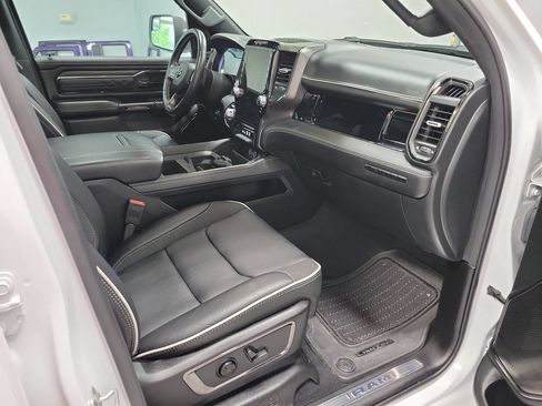Used 2025 RAM 1500 Limited AWD/4WD image 18